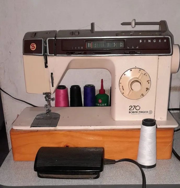 Máquina de Costura Singer 270