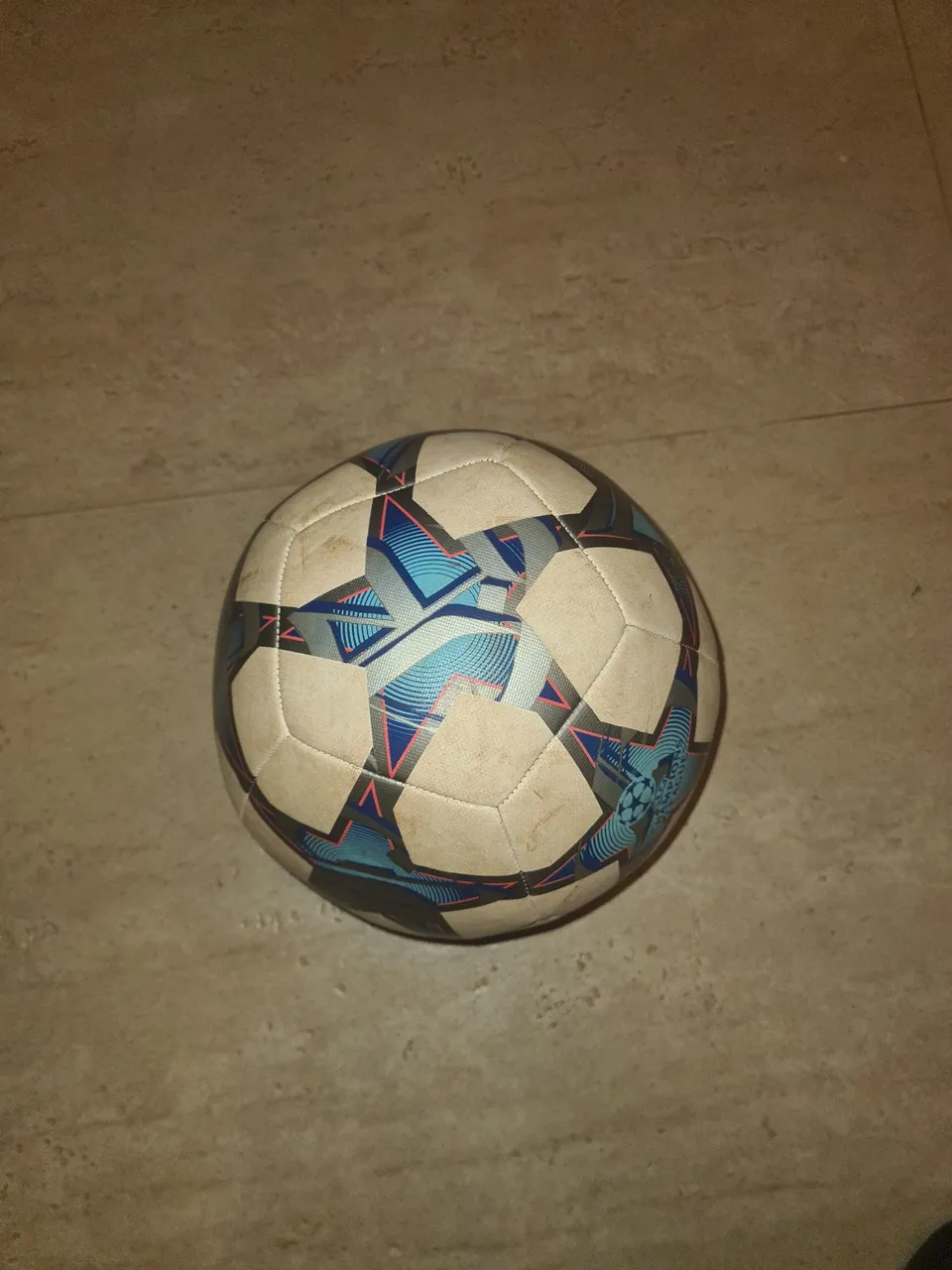 Bola de Futebol - Design Moderno