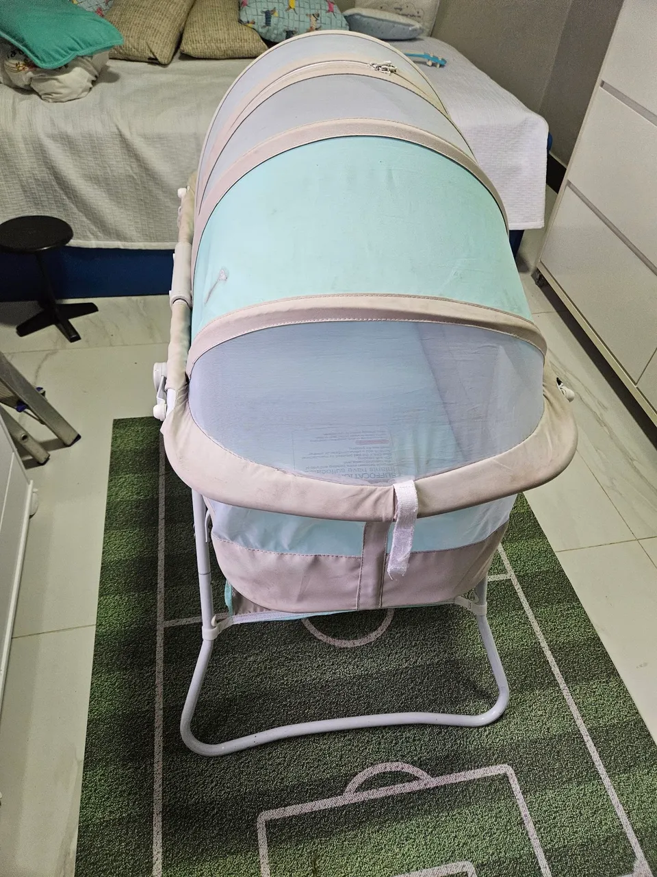 Mini berço com mosquiteiro