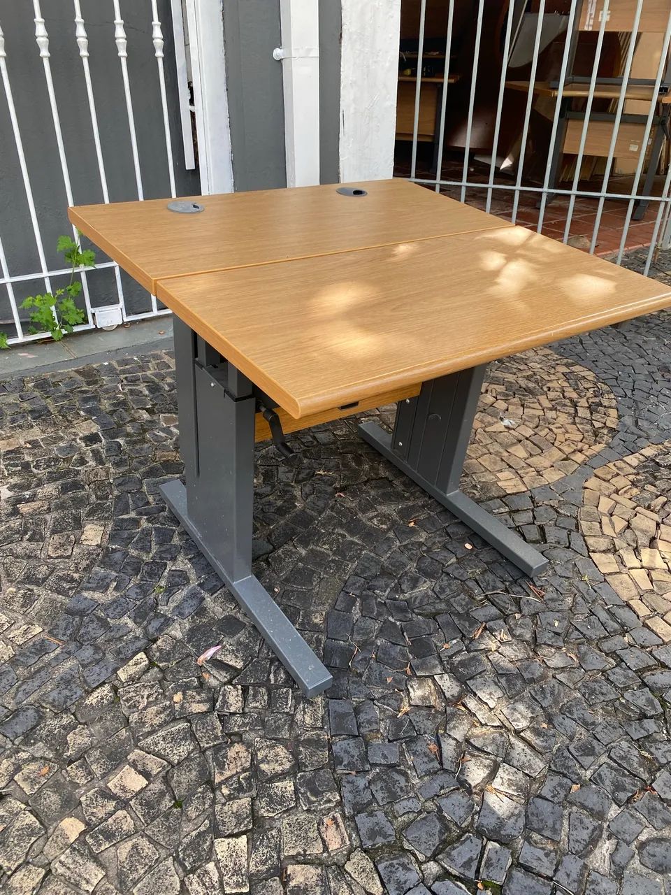 Mesa Com Regulagem de altura - Foto 4