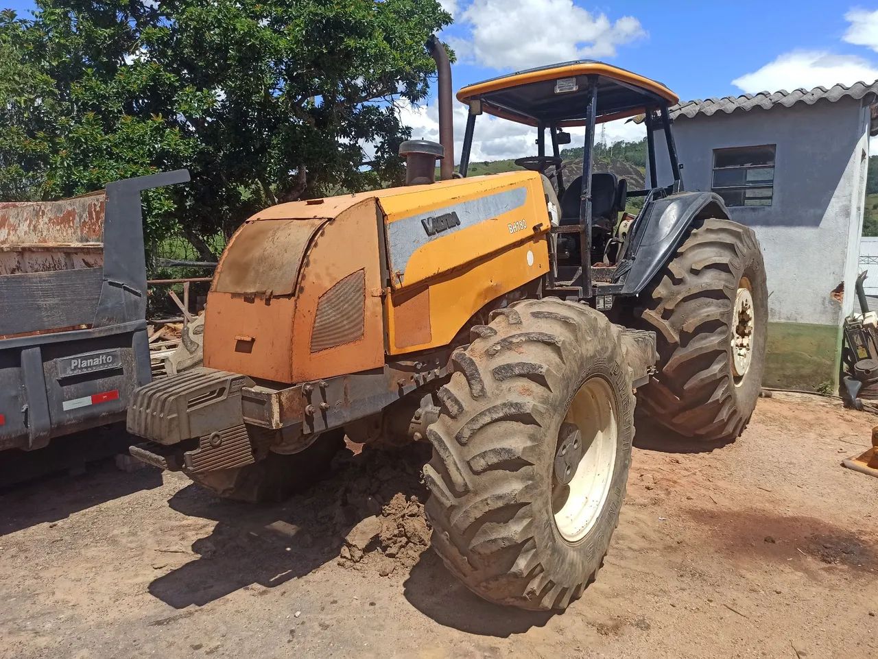 Trator Valtra BH 180 ano 2016 