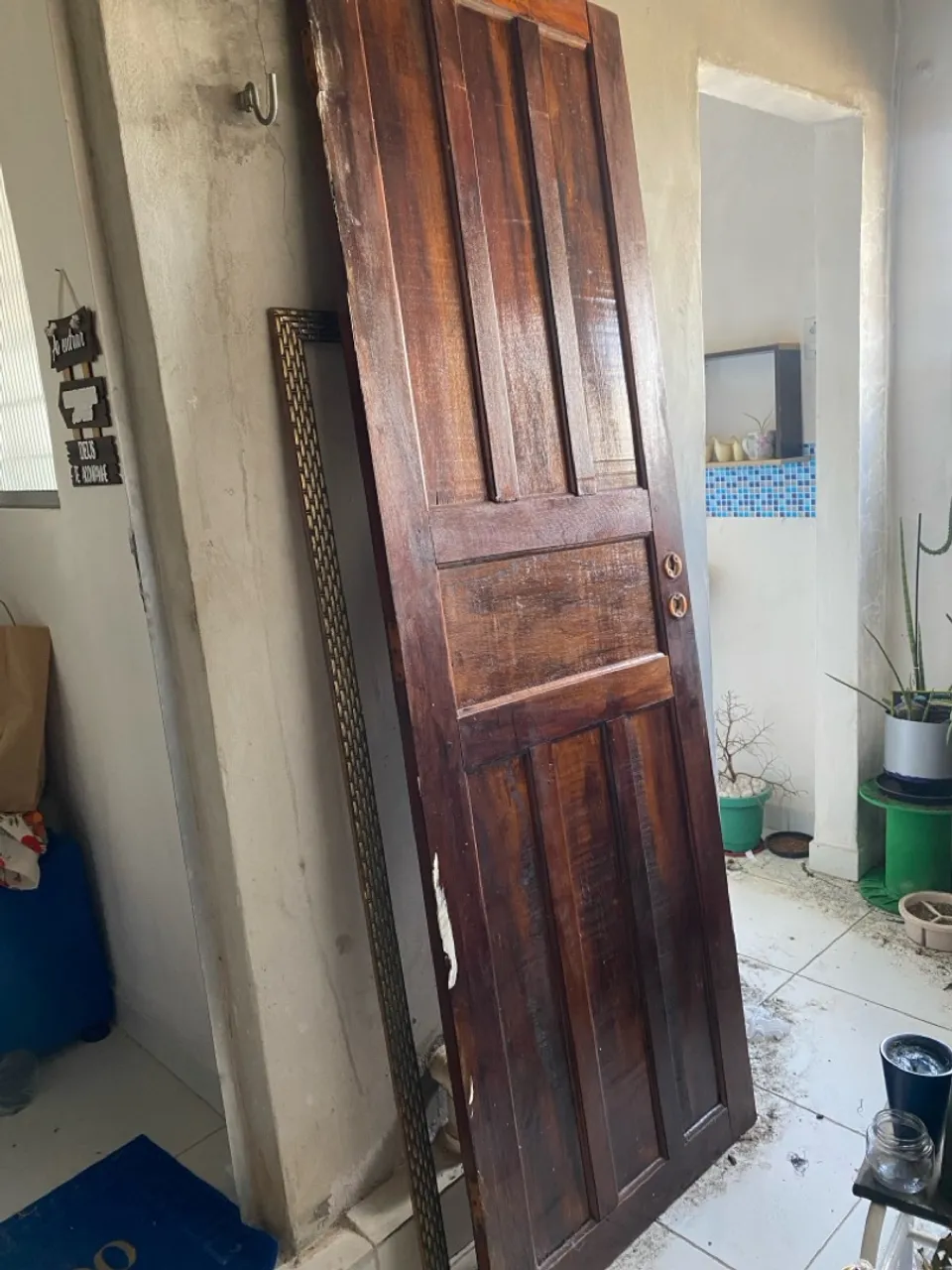 Porta de Madeira Maciça para Segurança Residencial