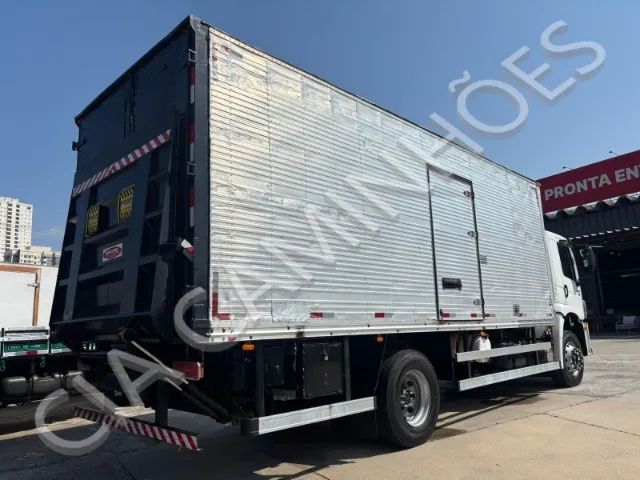 Vw 17-280 Ano 2013 C. Semi Leito Bau 7m + Plataforma - Foto 9