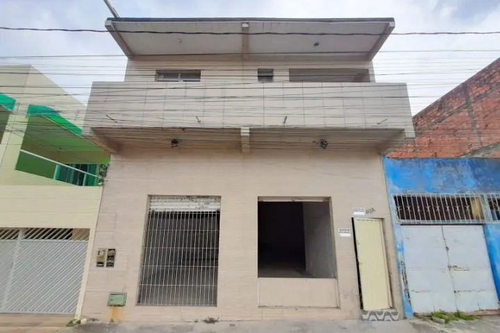 ALUGA-SE EXCELENTE CASA RESIDENCIAL