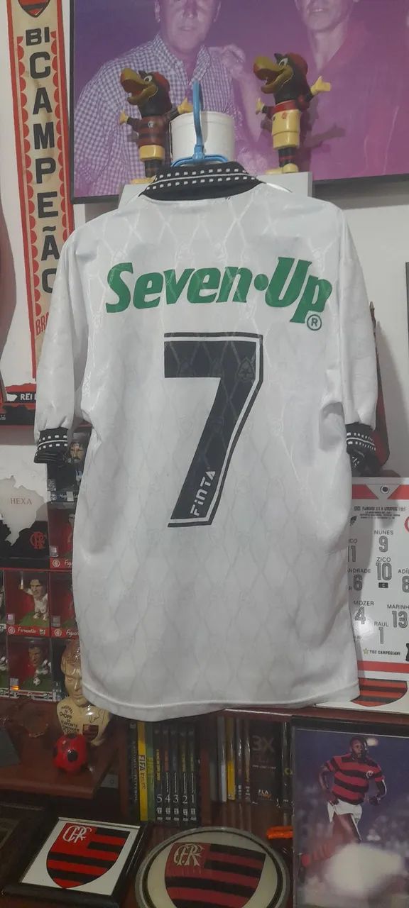 Camisa botafogo  seven up branca  ( com autógrafos  ) - Foto 2