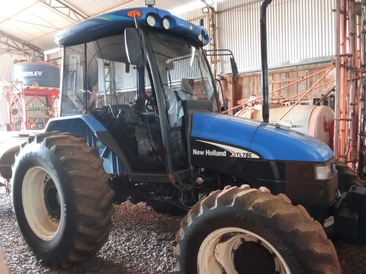 Trator TL 75 4x4