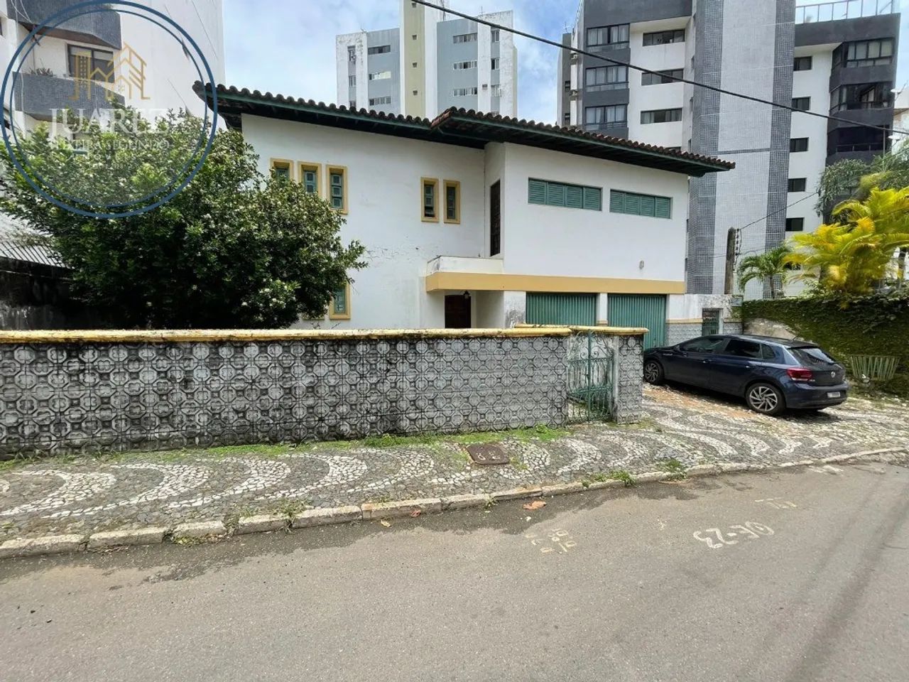 CASA 5/4 COM 2 SUÍTES NO JARDIM APIPEMA, 4 PAVIMENTOS, TERRENO COM 471M2! - Foto 2