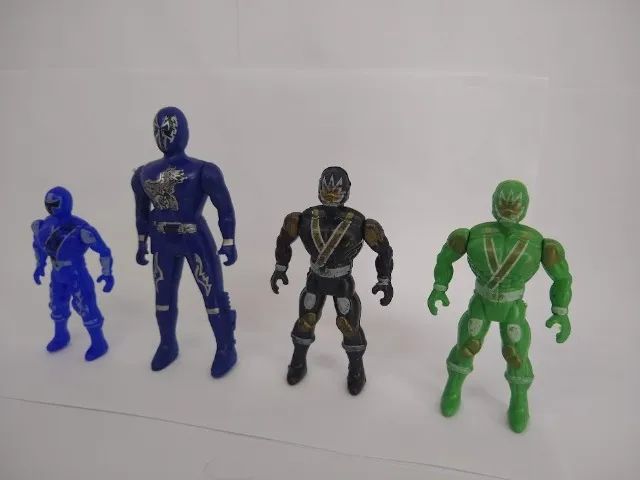 Kit 4 Bonecos De Plástico: Power Rangers - Foto 2