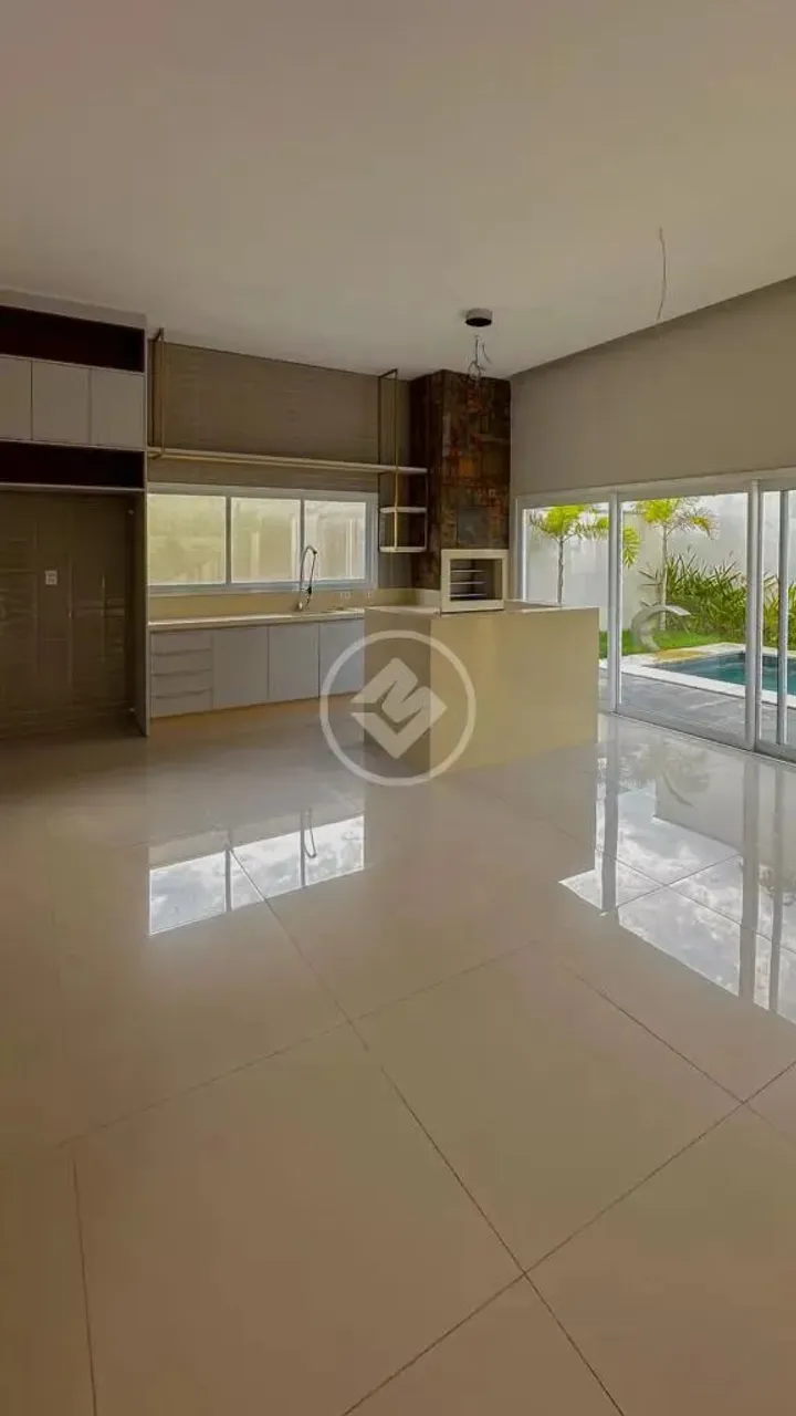Casa térrea à venda com 3 suites no condominio Florais do Valle, Cuiabá MT R$2.900.000,00
