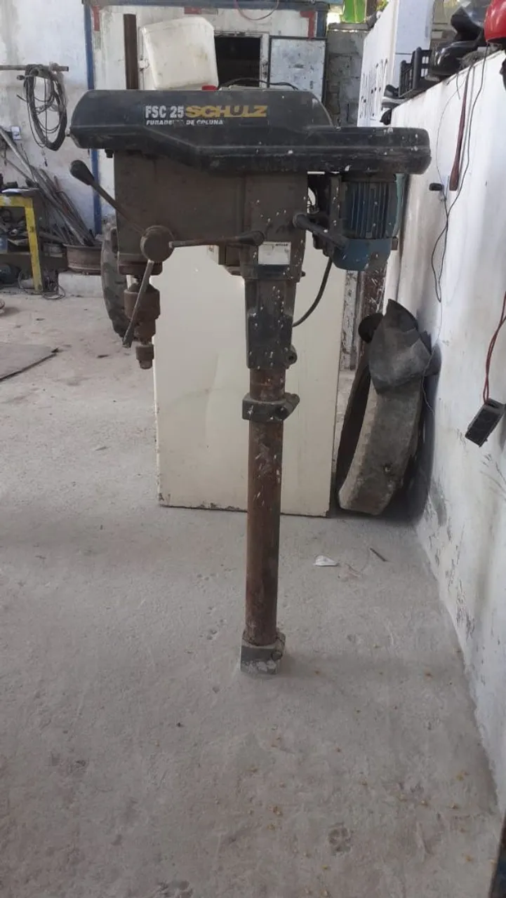 Vende-se Furadeira de Coluna