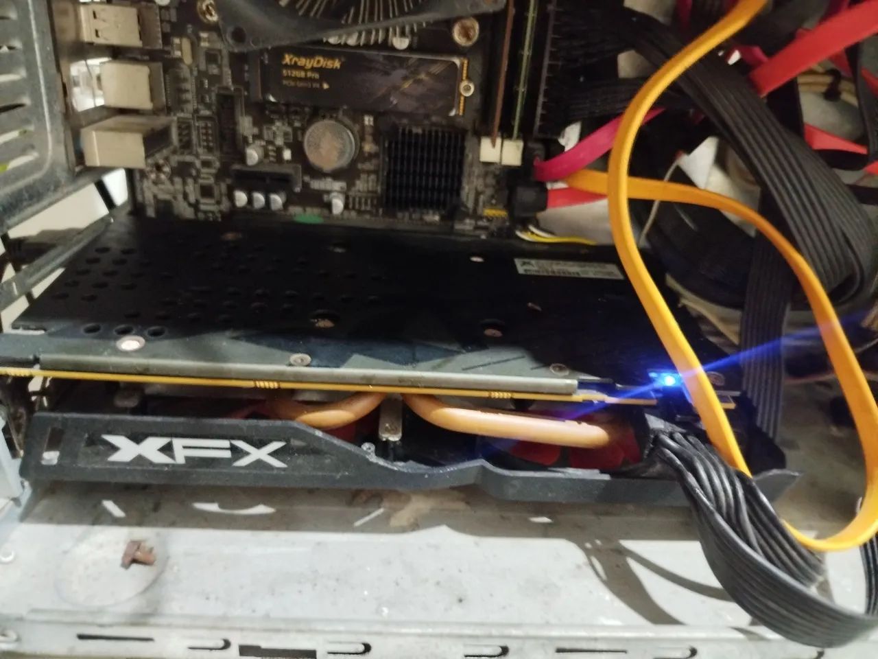 Placa de Vídeo XFX  Radeon RX 570 series - Usada