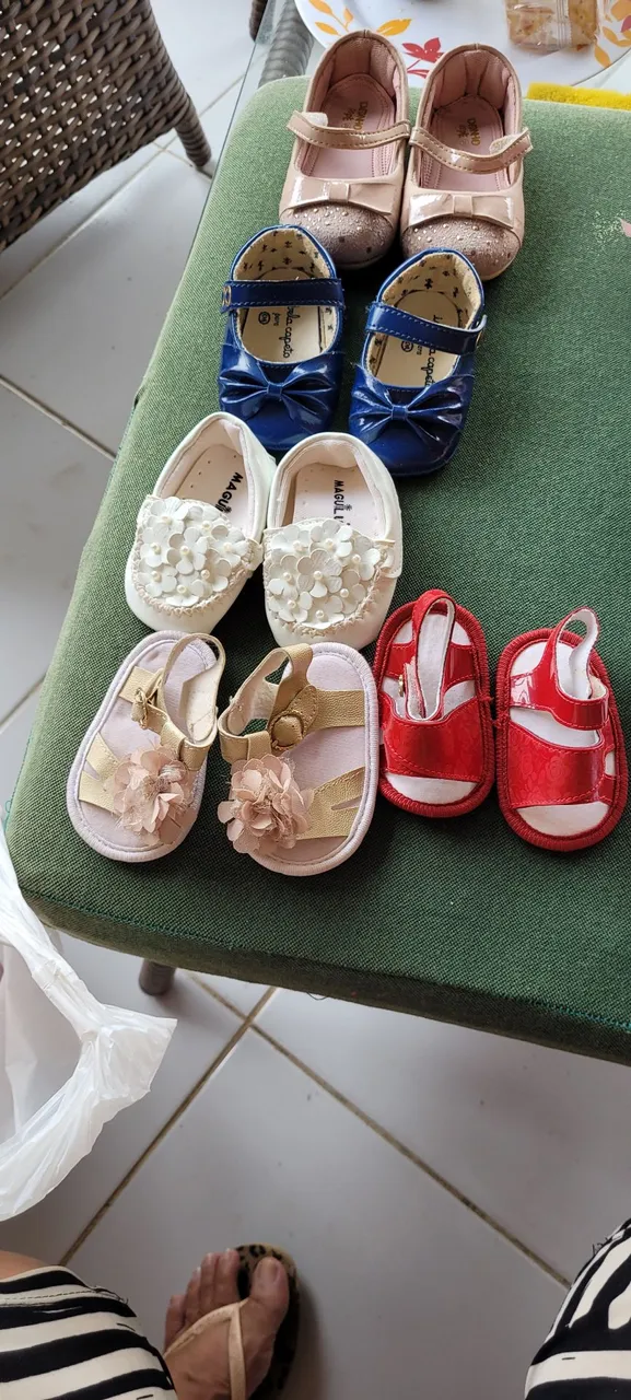 Sapatos e Sandálias Infantis - Diversos Modelos