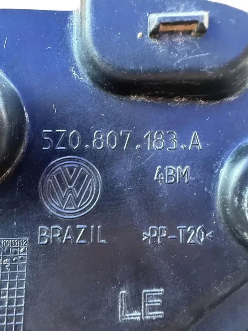 Suporte Guia Parachoque Dianteiro Esquerdo Volkswagen Fox Novo