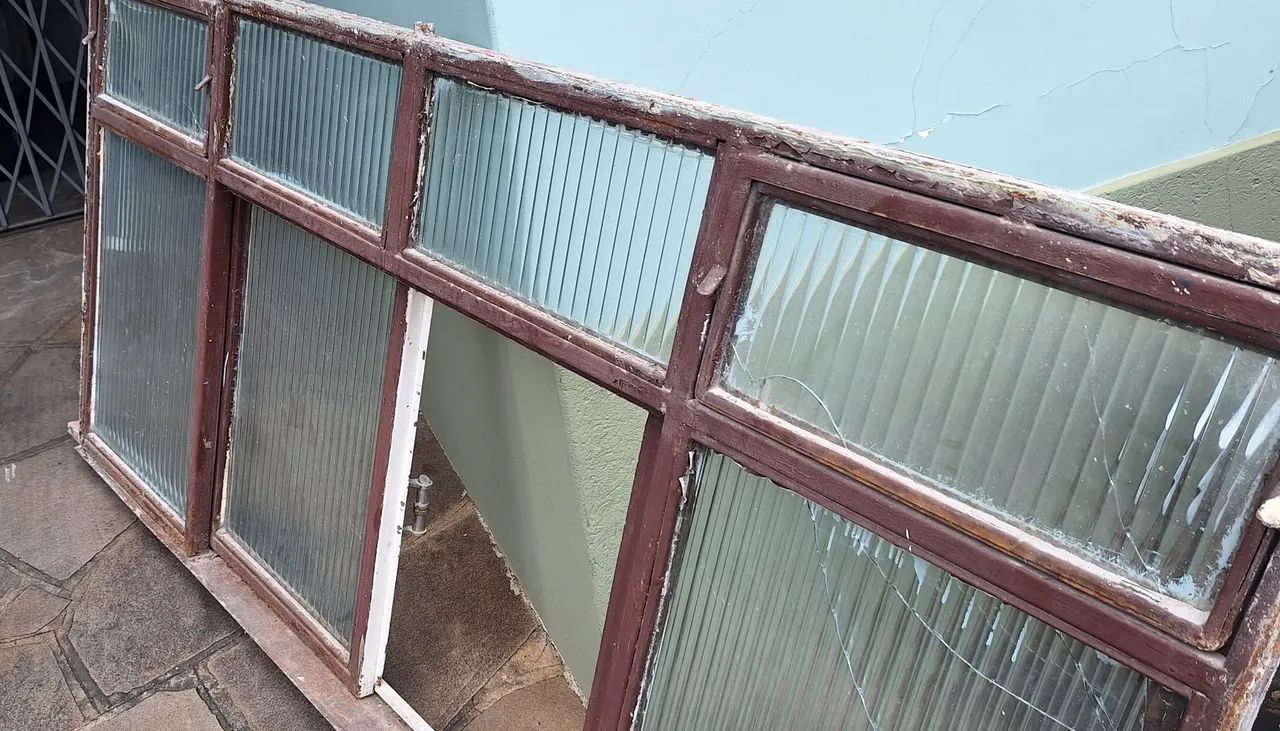 Janela 2,00 X 1,00 com vidros. - Foto 3