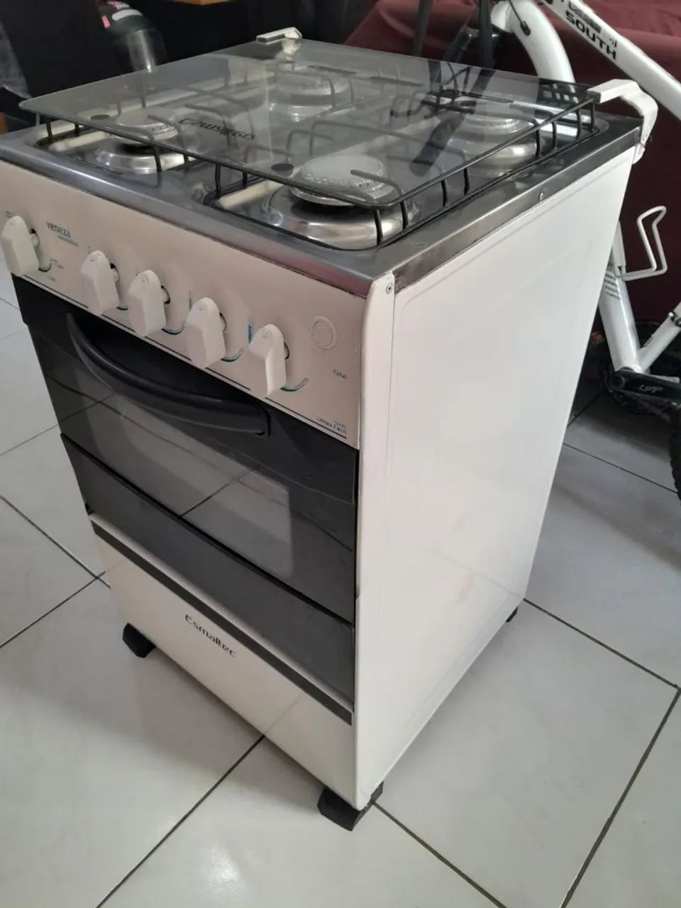 VENDO UM FOGÃO 4 BOCAS ESMALTEC   - Foto 3