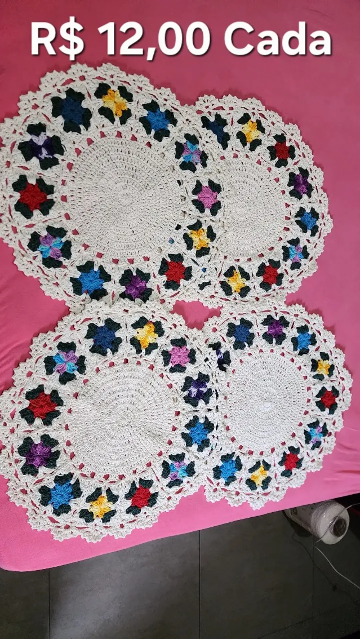 Lindo pano de mesa na compra de dois ou mais ganhe um brinde R$12,00 cada
