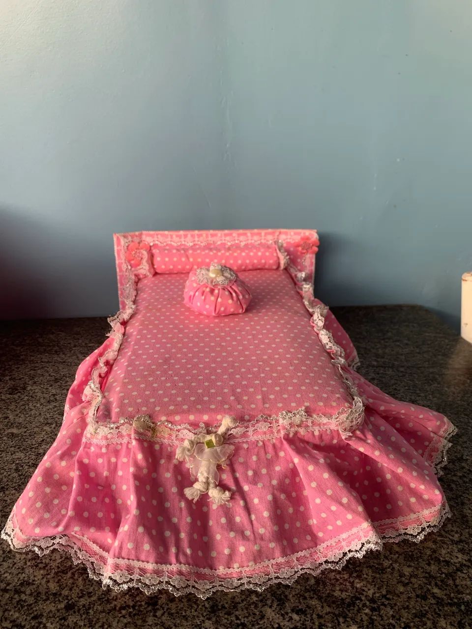 Miniatura de cama e sofá para boneca 64985888625283123