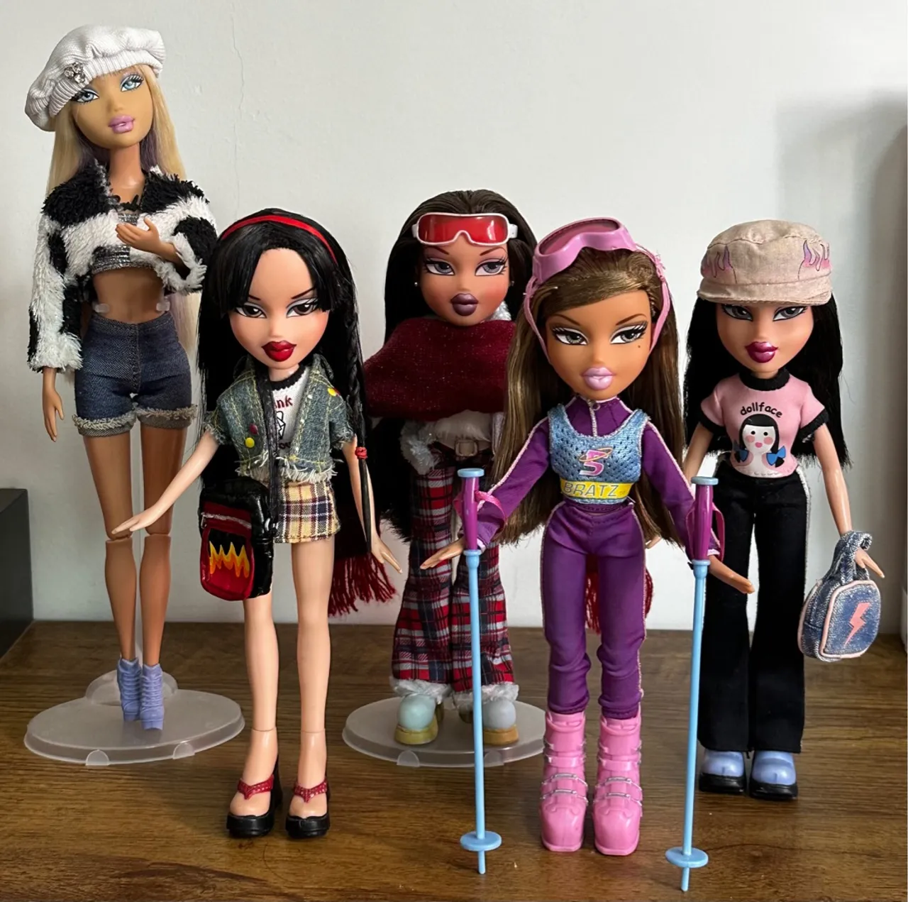Troco por bratz ou vendo