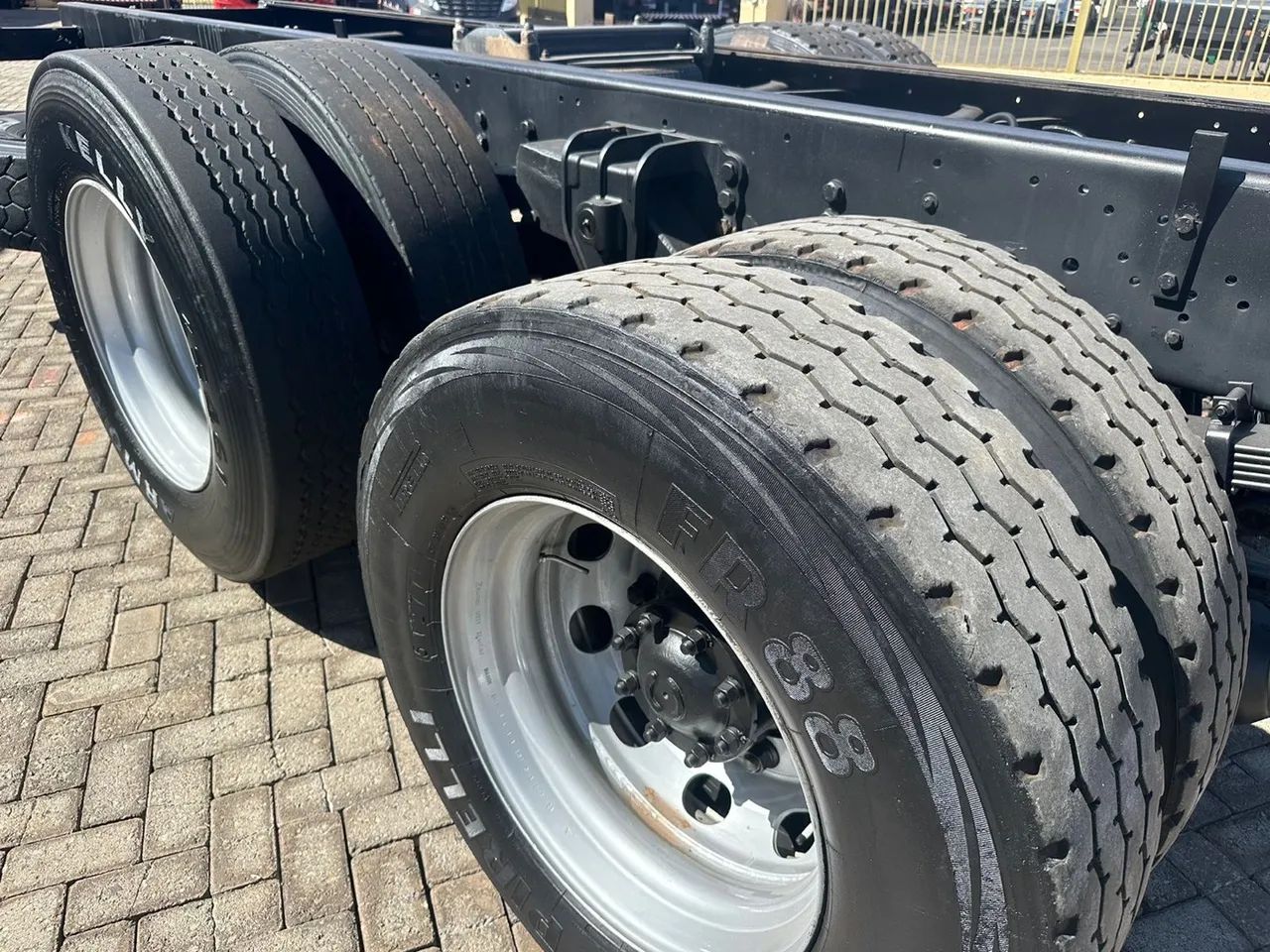 Caminhão Vw 17190 6x2 - No Chassi - Foto 7