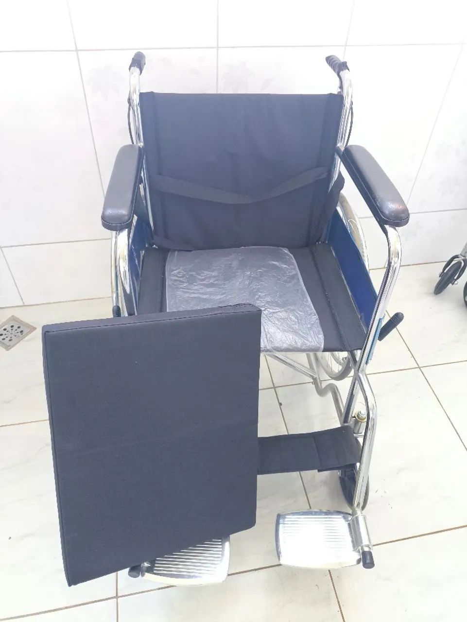 Cadeiras de roda importada.  - Foto 4