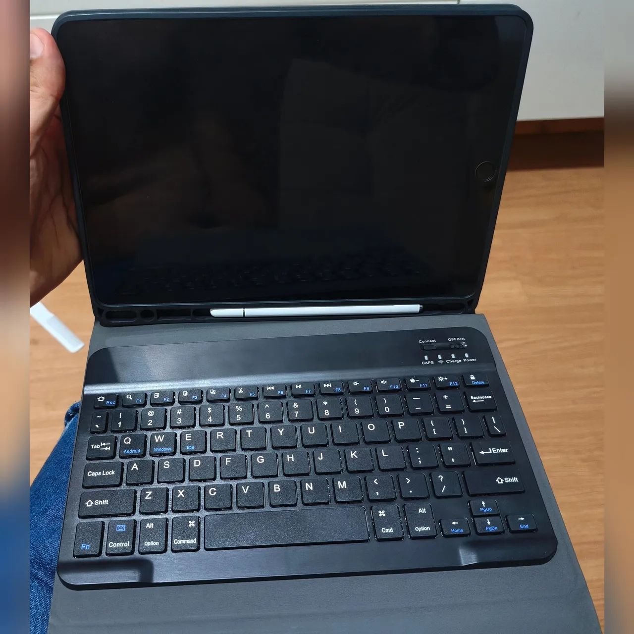 Ipad 9° geração impecável (semi-novo) com capa e teclado