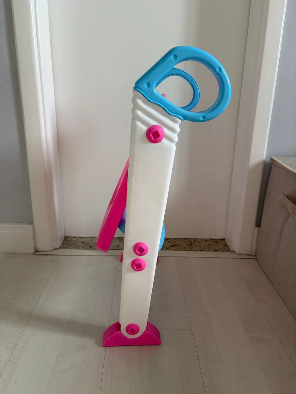 Assento Redutor Infantil com Escada - Rosa - Buba - Foto 4