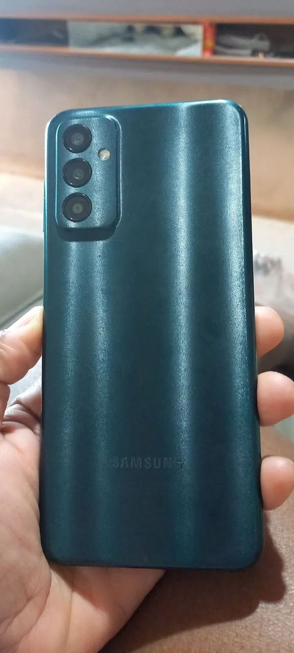 Vende-se Sansung M13,funcionando perfeitamente, só trocar a película 