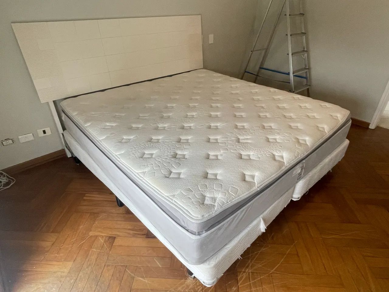 Cama king com cabeceira - Foto 2