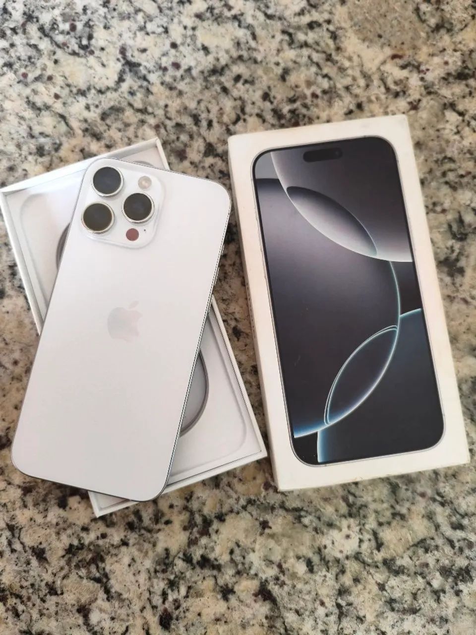 IPHONE 16 PRO MAX SILVER 256G BATERIA 90%0