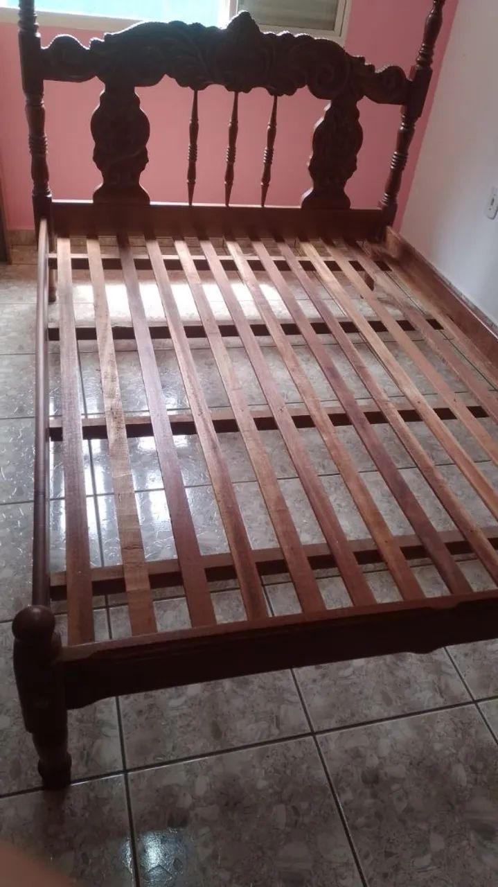 Penteadeira e cama talhadas a mão!! - Foto 4