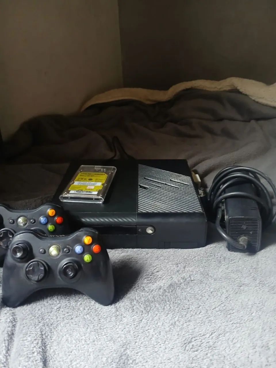 Xbox 360 super slim 