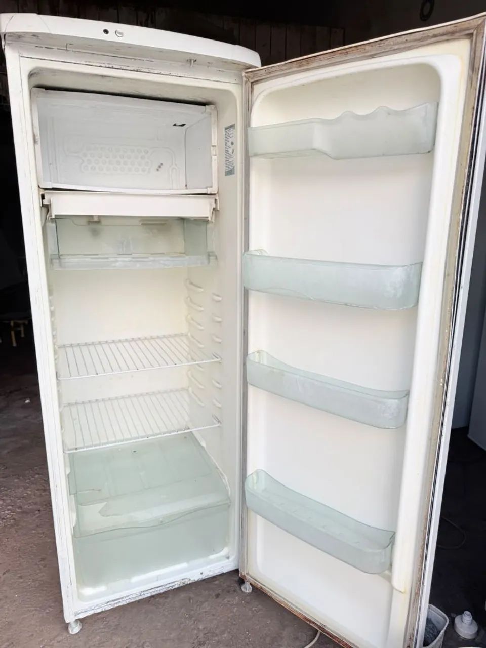 Geladeira eletrolux gelo seco boa  - Foto 4