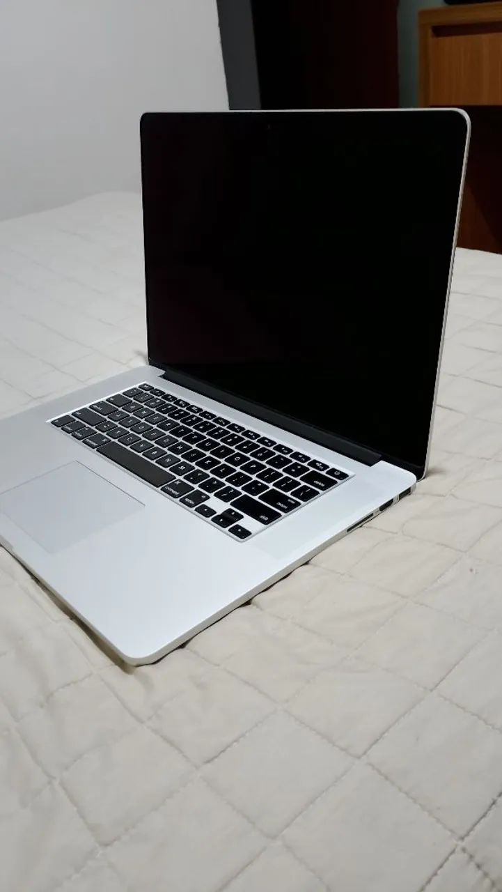 MacBook本体 MacbookPro 2016later(16GBRAM,512GBSSD) MacBook Pro 16 Polegadas | 16GB RAM e 512GB SSD - Notebooks