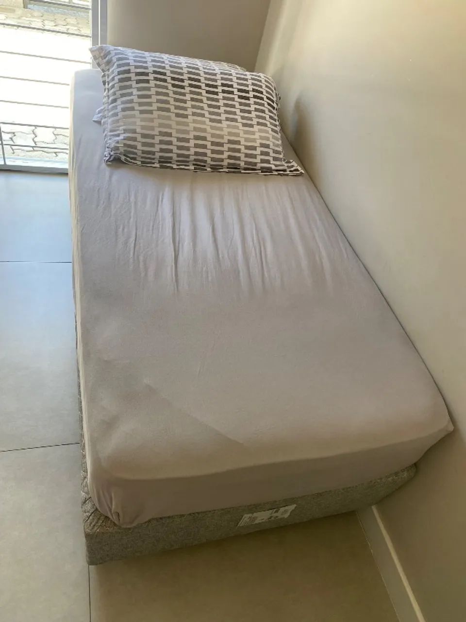 Cama solteiro box e colchão 