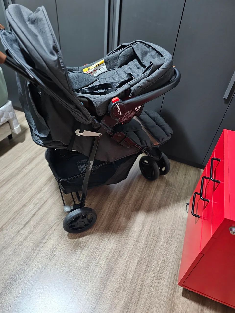 Carrinho de bebê Infanti + Bebê conforto - Foto 5