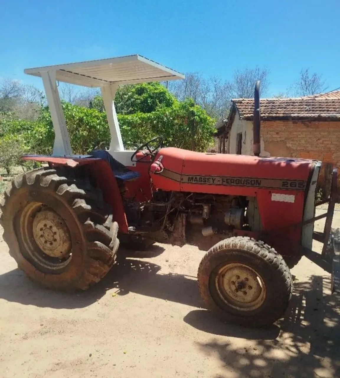 Trator 265 encapado -  funcionando perfeitamente 