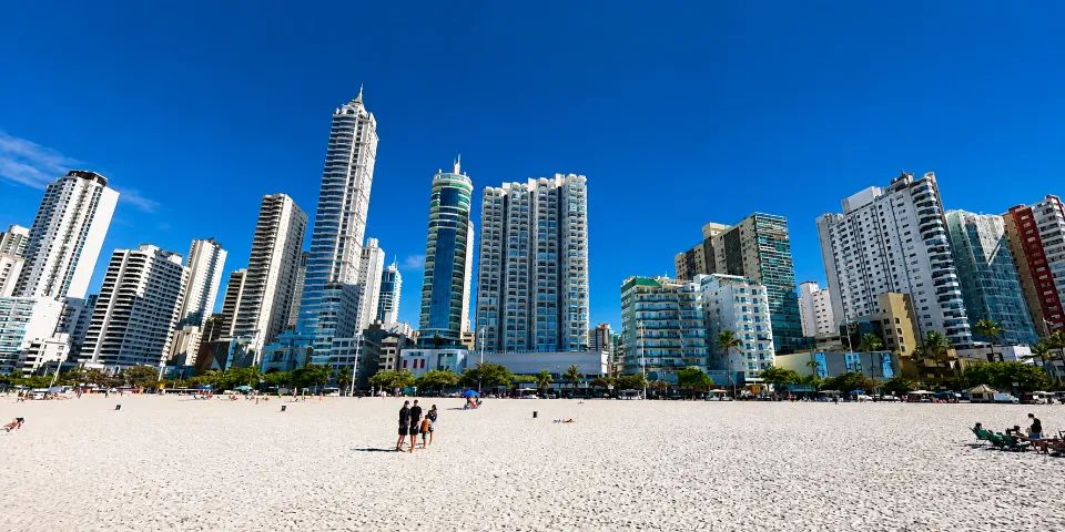 Apartamento mobiliado de 92 m² no Edifício Imperatriz, prédio frente, Centro