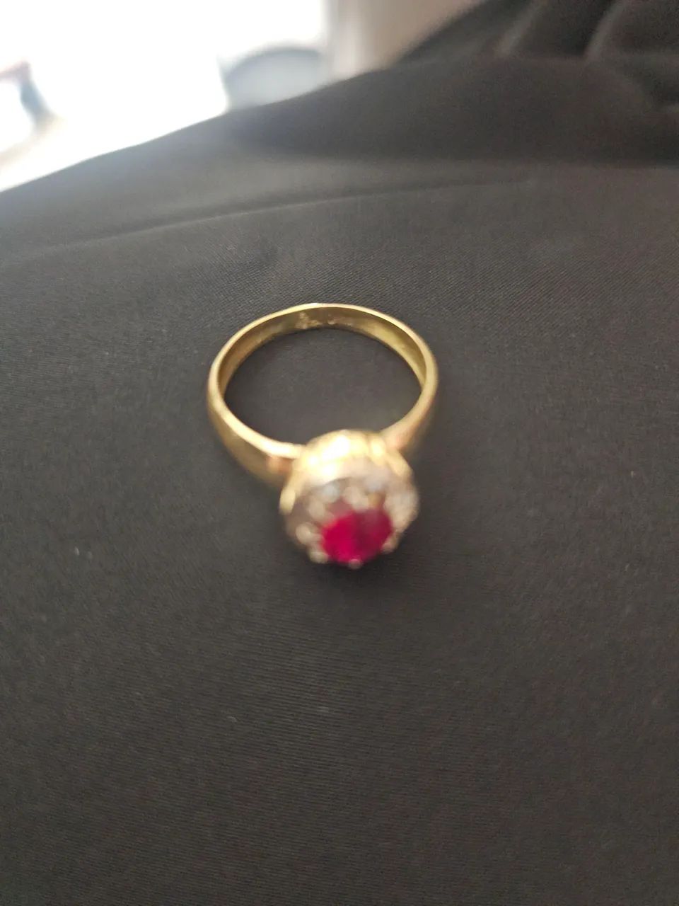 Anel vermelho