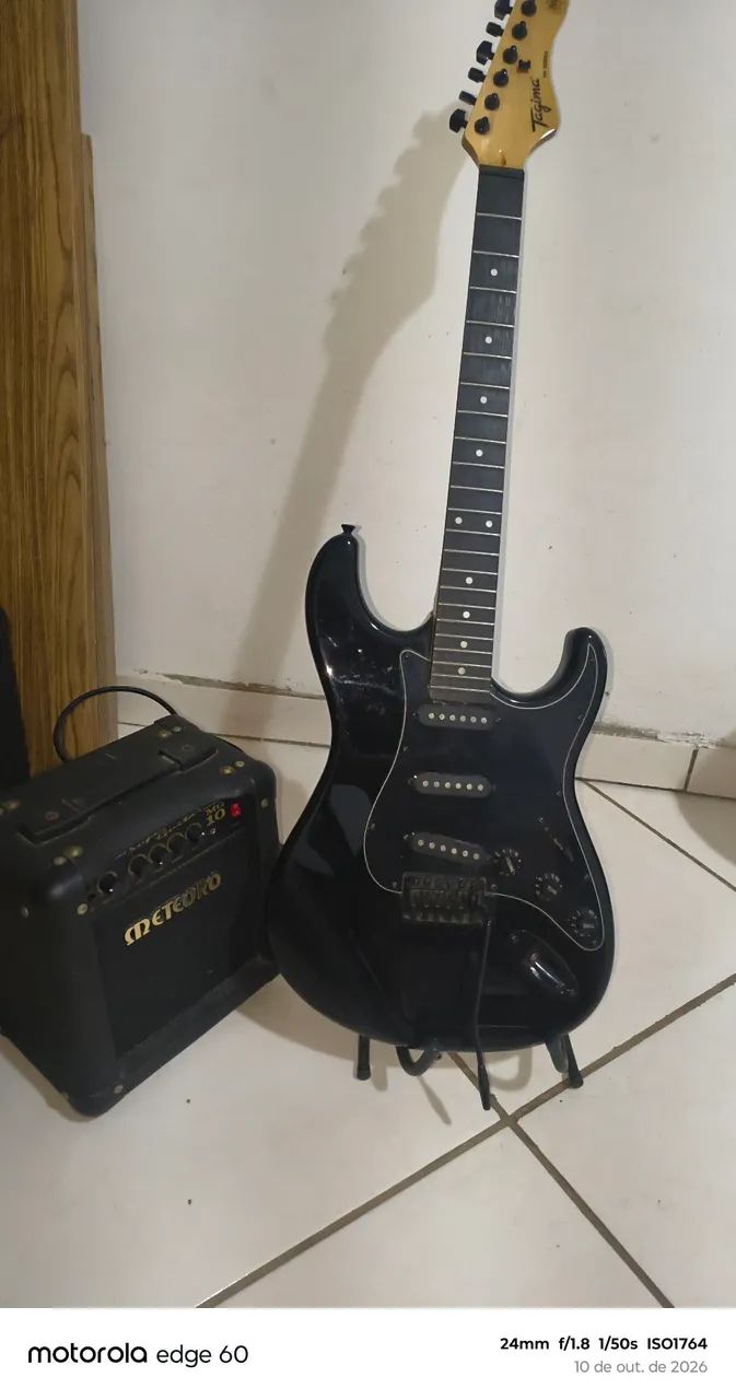 Guitarra + Cubo