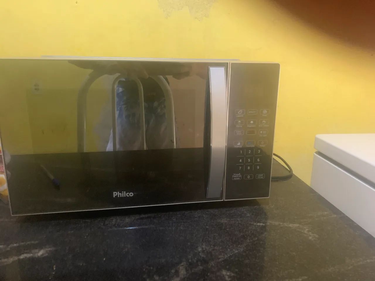 Vendesse microondas philco novo!!!