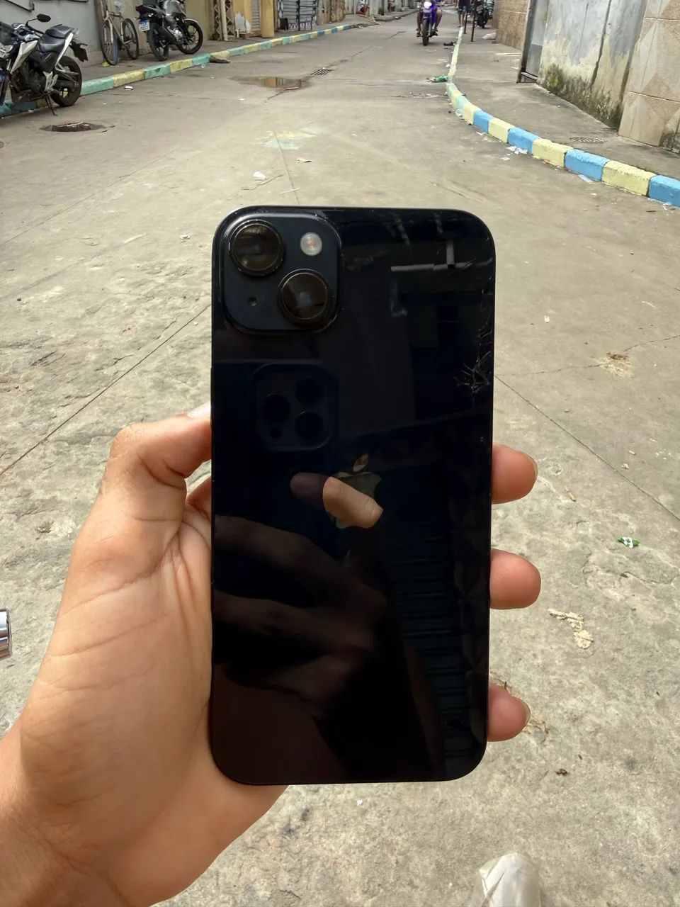 iPhone 14 Plus, 256gb com a tampa trincada  - Foto 4