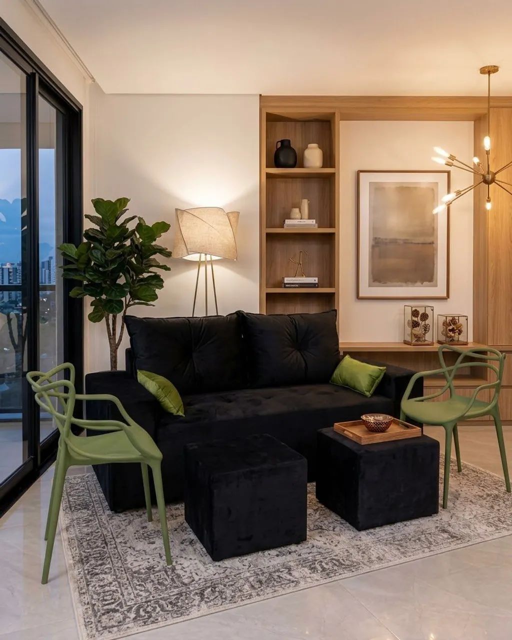 Sofá quadrado 3 lugares com 2 cadeiras de apoio com centro, puff e almofadas decorativas 