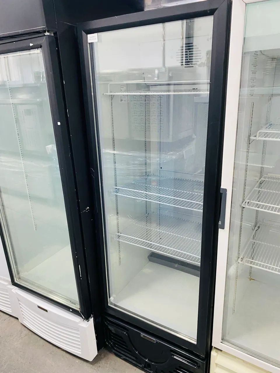 Geladeira vertical expositora 405L