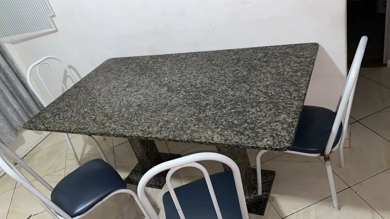 Mesa mármore com pés de mármore com 4 cadeiras - Foto 2