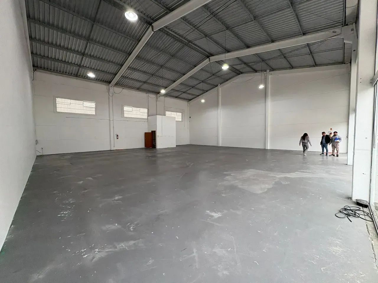 GALPÃO COM ÓTIMA LOCALIZAÇÃO E AMPLO PARA O COMÉRCIO DA SUA EMPRESA!!! - Foto 4