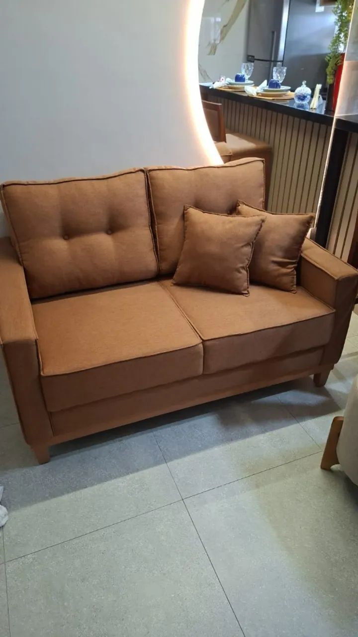  Sofá Noronha com Designer Moderno e Elegante todo em Linho