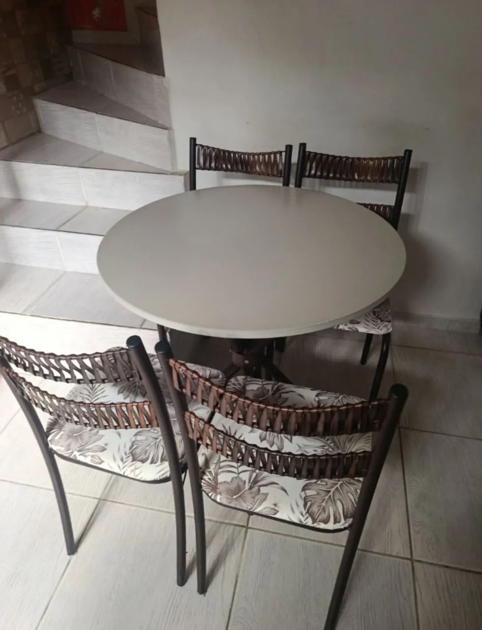 Mesa 4 cadeiras 