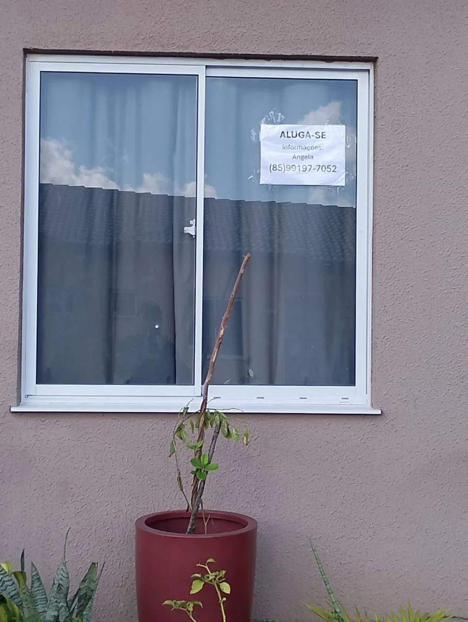 Casa padrão em condomínio fechado 