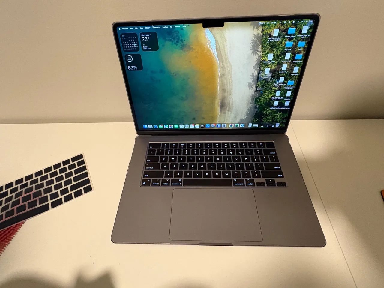 MacBook M2 15 polegadas gray 