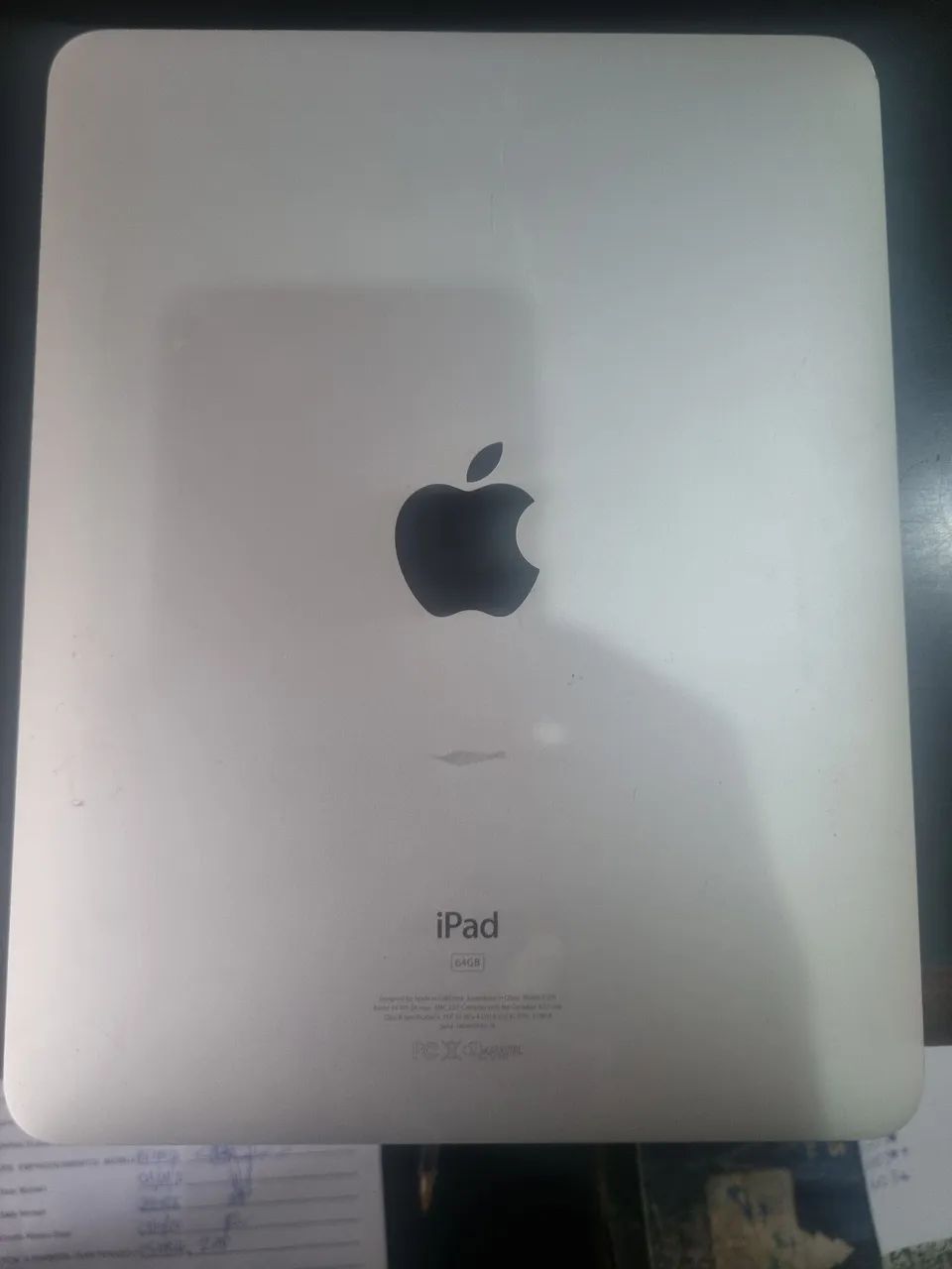 Vendo ipad para o uso das peças obs: o ipad está com defeito 